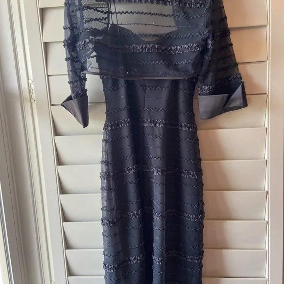 JS Collections gray cocktail dress. Size 8. - Picture 5 of 8